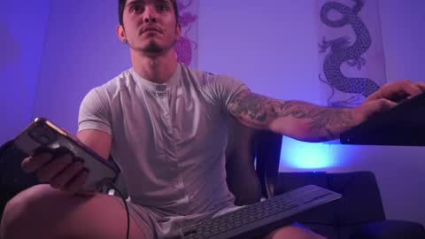 insta damn8   --------  online show from 01/21/25, 11:55