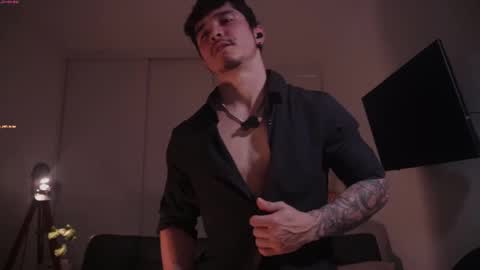 insta damn8   --------  online show from 11/19/25, 11:27