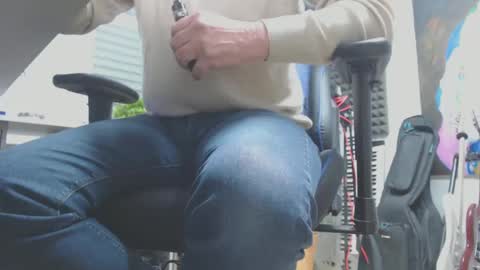 Snapshot of damien_000 chatting on 12/02/24, 07:25 Ray online show from 12/02/24, 07:25