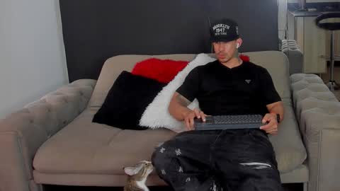 INSTAGRAM  DAMMIANMILLEROFICIAL online show from 02/01/26, 05:00