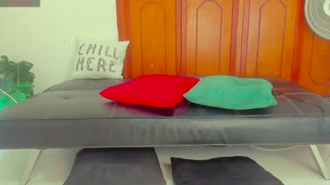 Snapshot of damn_fantasy chatting on 12/24/24, 03:26 Kary-- independent model Schedule 0530am-1000am colombian time online show from 12/24/24, 03:26