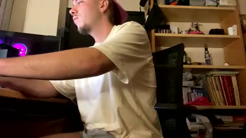 Snapshot of damncore chatting on 10/11/25, 11:03 damncore online show from 10/11/25, 11:03