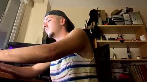 Snapshot of damncore chatting on 10/27/25, 03:38 damncore online show from 10/27/25, 03:38