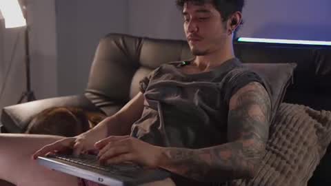 insta damn8   ---         -----  online show from 06/13/26, 12:19