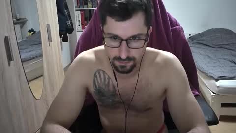 King Dan online show from 11/25/25, 08:42