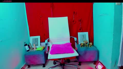 dana 2114 online show from 11/11/25, 03:06