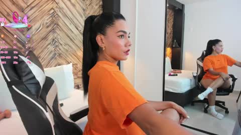 Snapshot of dana_daree chatting on 05/19/26, 07:20 D A N A online show from 05/19/26, 07:20
