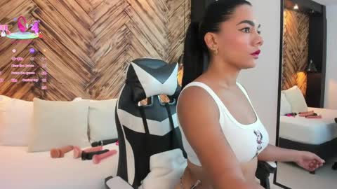 Snapshot of dana_daree chatting on 05/23/26, 12:20 D A N A online show from 05/23/26, 12:20