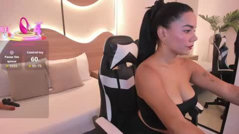 Snapshot of dana_daree chatting on 06/24/26, 07:13 D A N A online show from 06/24/26, 07:13