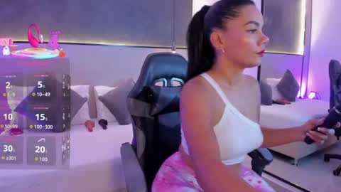 Snapshot of dana_daree chatting on 07/17/26, 07:19 D A N A online show from 07/17/26, 07:19