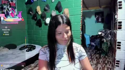 Snapshot of danaarey chatting on 05/19/26, 11:22 Danaa Rey online show from 05/19/26, 11:22