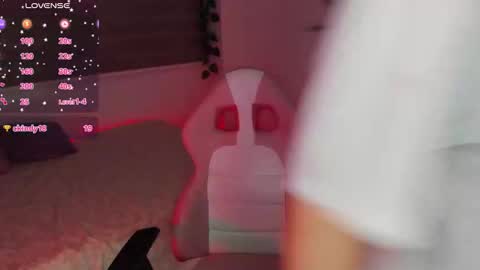 Snapshot of danay_01 chatting on 10/23/25, 11:35 danay_01 online show from 10/23/25, 11:35