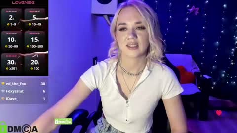 Snapshot of dances_queen chatting on 06/18/26, 09:14 dances_queen online show from 06/18/26, 09:14