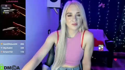 Snapshot of dances_queen chatting on 06/29/26, 10:15 dances_queen online show from 06/29/26, 10:15