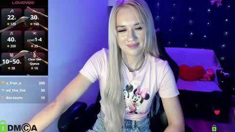 Snapshot of dances_queen chatting on 07/14/26, 10:21 dances_queen online show from 07/14/26, 10:21