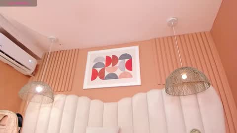 Daniela online show from 12/17/25, 10:21