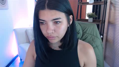 Veronica online show from 12/01/25, 11:04