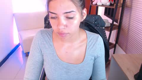 Veronica online show from 05/28/26, 12:02