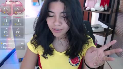 Snapshot of dangel_noir6 chatting on 06/17/26, 11:56 Veronica online show from 06/17/26, 11:56