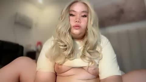 Snapshot of dangerous_womanxx chatting on 07/08/26, 03:38 Ms. K online show from 07/08/26, 03:38