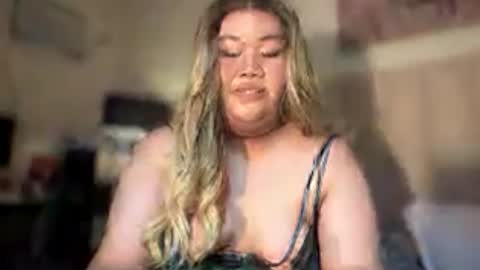 Snapshot of dangerous_womanxx chatting on 07/24/26, 02:37 Ms. K online show from 07/24/26, 02:37