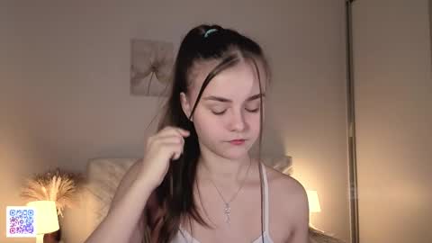 Snapshot of dangerouss_lady chatting on 09/28/25, 10:42 Eva online show from 09/28/25, 10:42