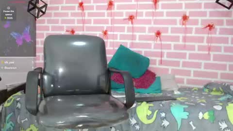 Snapshot of dani_lue chatting on 02/21/25, 05:20 dani_lue online show from 02/21/25, 05:20