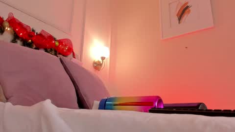 Snapshot of dani_skinny_ chatting on 12/21/24, 02:47 Hi I am Dani online show from 12/21/24, 02:47