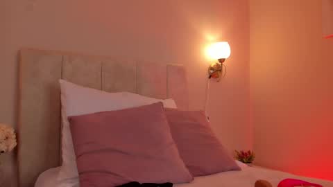 Snapshot of dani_skinny_ chatting on 02/17/25, 05:43 Hi I am Dani online show from 02/17/25, 05:43