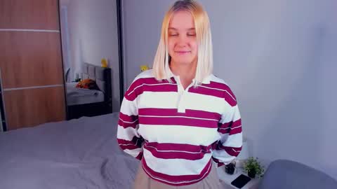 Carnelia online show from 03/11/26, 07:03