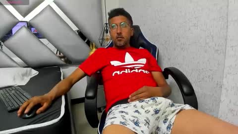 danidick_vc online show from 12/05/25, 12:14