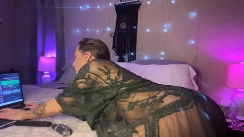 Dani Dragon online show from 01/15/25, 08:51