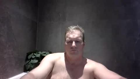 Snapshot of daniel0805 chatting on 01/16/26, 04:11 daniel0805 online show from 01/16/26, 04:11