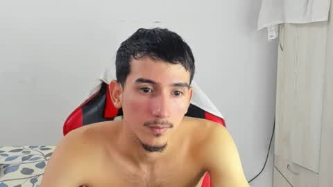 Snapshot of daniel_443 chatting on 11/24/25, 06:13 DANIEL online show from 11/24/25, 06:13