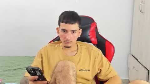 Snapshot of daniel_443 chatting on 11/30/25, 03:54 DANIEL online show from 11/30/25, 03:54