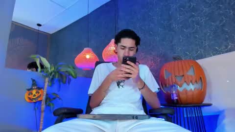 Daniel  online show from 10/19/25, 06:52
