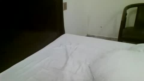 Decuta White online show from 12/05/25, 06:37