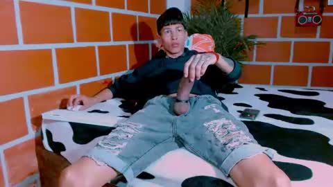 daniel_deluxx online show from 06/25/26, 05:12