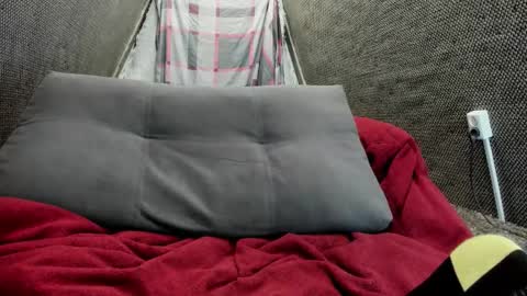 Snapshot of daniel_like chatting on 11/28/25, 01:25 Just Ben online show from 11/28/25, 01:25