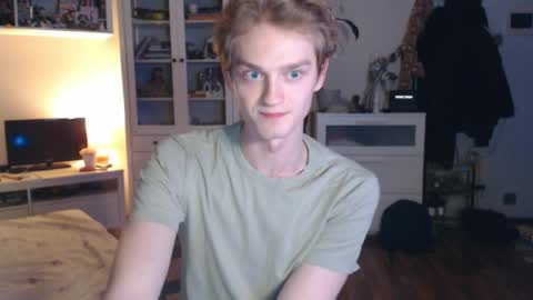 Snapshot of daniel_yumm chatting on 04/05/26, 11:57 Daniel online show from 04/05/26, 11:57