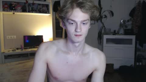 Snapshot of daniel_yumm chatting on 04/15/26, 01:01 Daniel online show from 04/15/26, 01:01