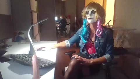 newcumer online show from 12/06/24, 01:11