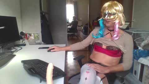 newcumer online show from 01/20/25, 11:35