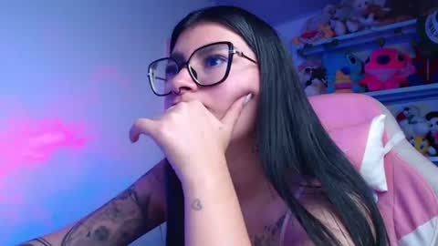 Snapshot of daniela_cute22 chatting on 07/14/26, 03:33 DANIELA online show from 07/14/26, 03:33
