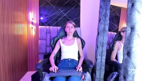 Daniela online show from 12/14/24, 06:20