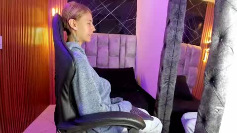 Daniela online show from 12/26/24, 10:52