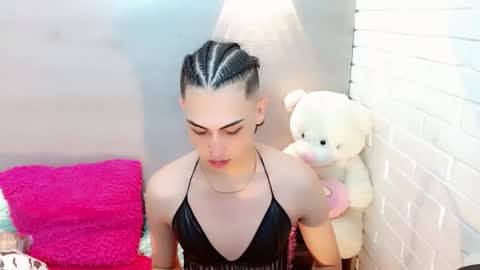 daniela_pink_ online show from 11/21/25, 07:12