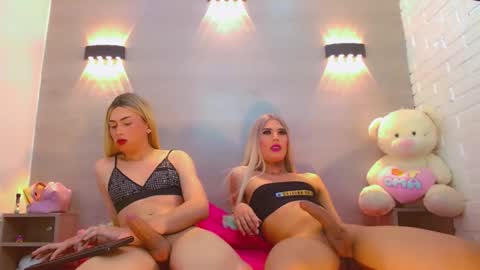 daniela_pink_ online show from 12/03/25, 08:40