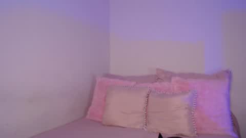 Snapshot of daniela_valencia chatting on 01/28/25, 05:14 Lucia online show from 01/28/25, 05:14