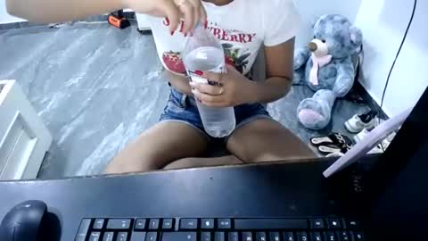 Snapshot of danielaa_foxx chatting on 06/30/26, 08:43 danielaa_foxx online show from 06/30/26, 08:43